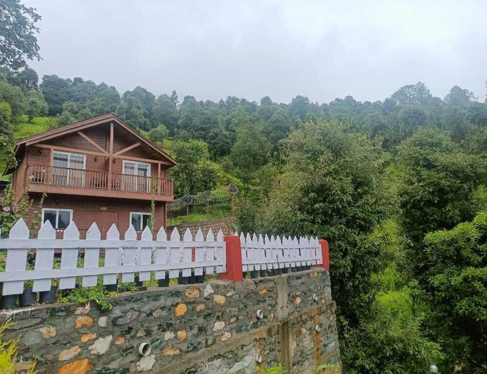 Vanprastha Resorts Dwarahat Eksteriør billede