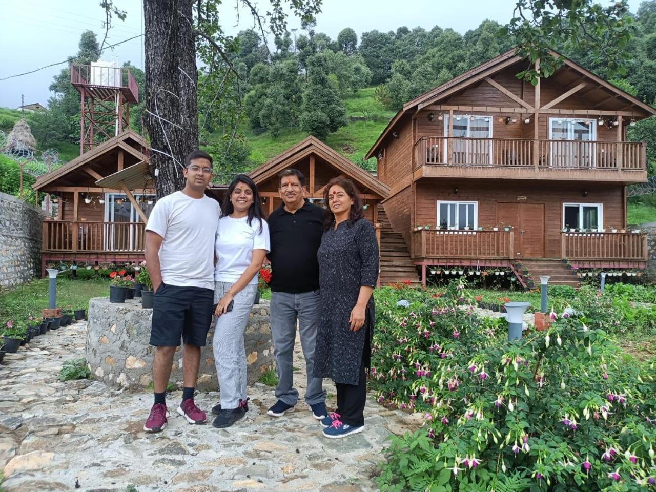 Vanprastha Resorts Dwarahat Eksteriør billede
